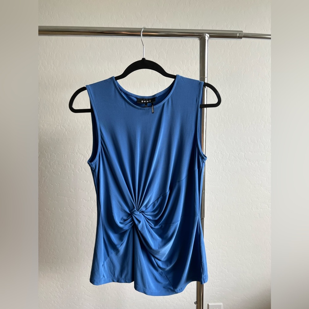 BLUE DKNY SLEEVELESS TOP